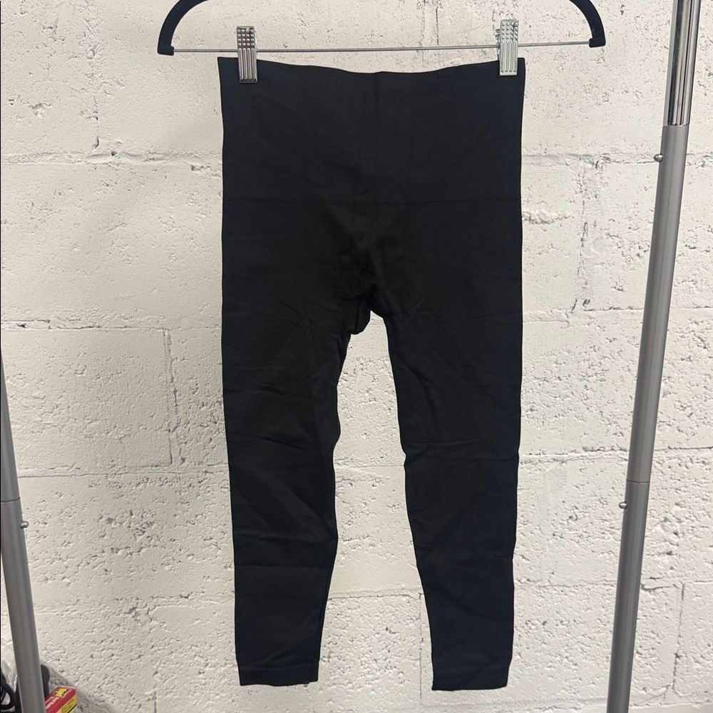 SPANX Black High Waisted Leggings - Size Small - Cut Off Leggings - LIKE NEW